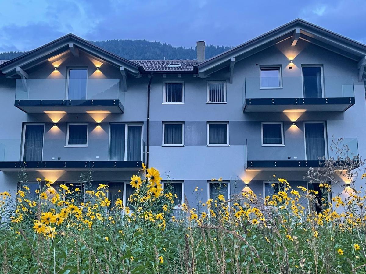 Rosensuite La Residenza Del Rosengarten Pinzolo Exterior photo